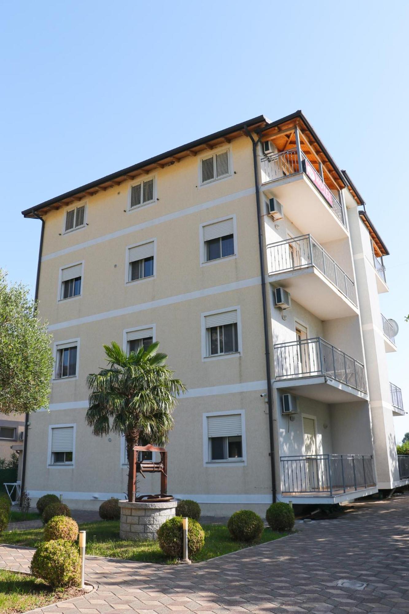 Hotel As Baks-Rrjoll Shkoder Bagian luar foto